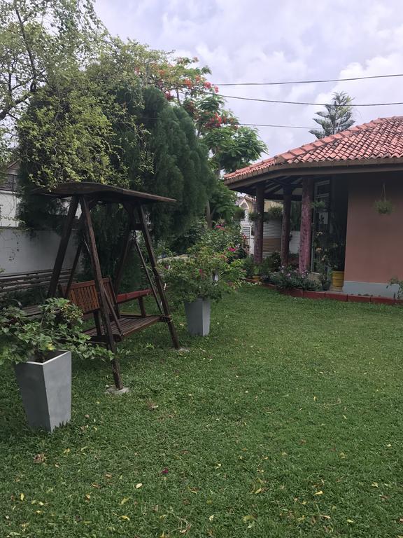 Ared Villa Katunayaka Kültér fotó
