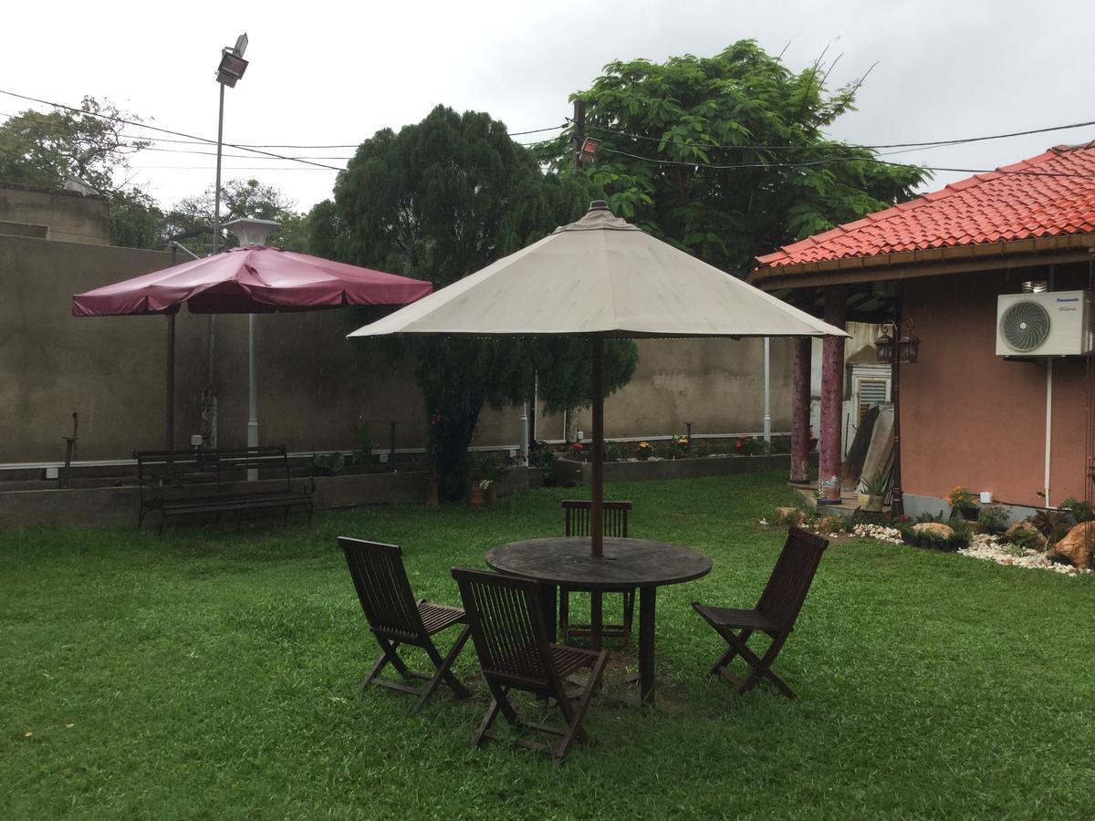 Ared Villa Katunayaka Kültér fotó